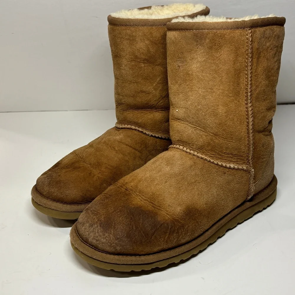 UGG Classic Short Boots Women‎ Size 6 Chestnut Brown Sheepskin Shearling